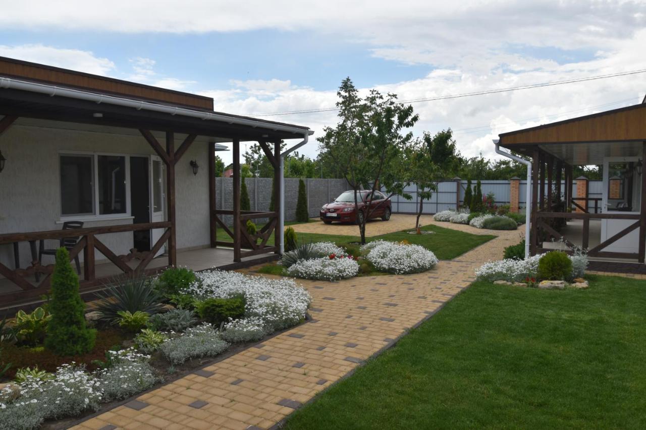Hotel Три Кошки Czarnomorsk Zewnętrze zdjęcie